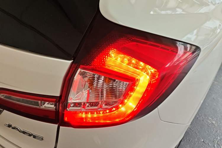 Used Honda Jade 2016 1.8L Automatic Comfort Elite Version 5 Seats Right Rear Taillight