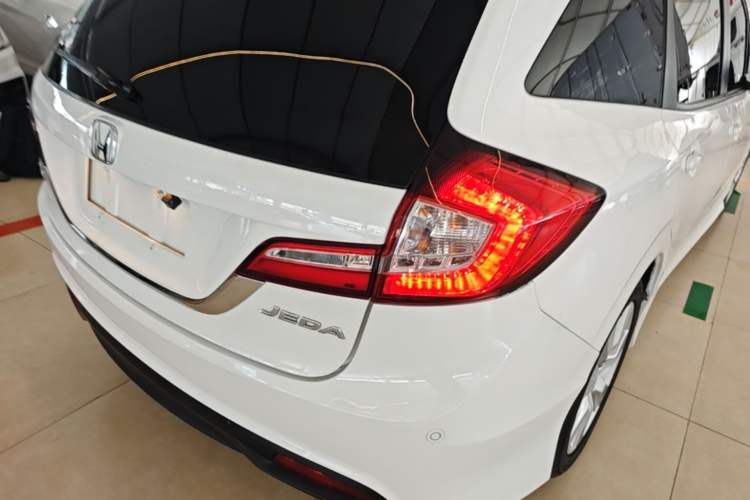 Used Honda Jade 2016 1.8L Automatic Comfort Version 5 Seats Right Rear Taillight