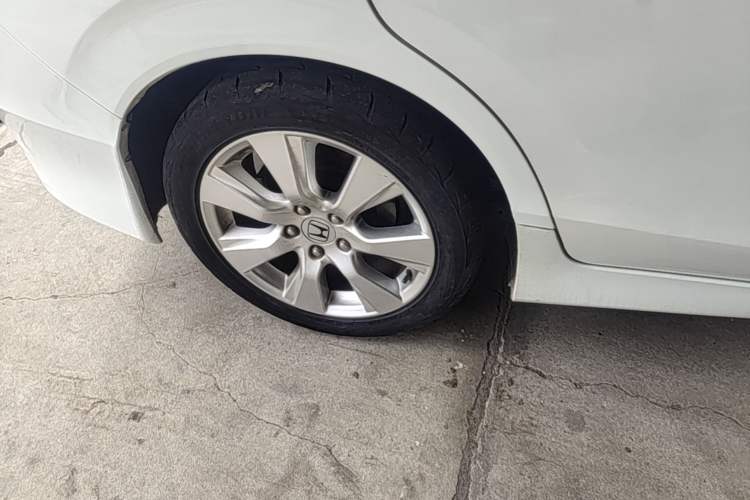 Used Honda Jade 2016 1.8L Automatic Comfort Elite Version 5 Seats Right Rear Wheel Hub