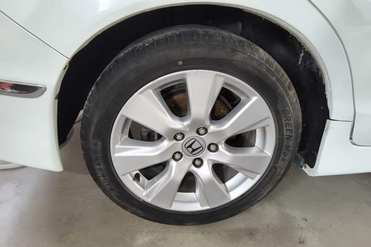 Used Honda Jade 2016 1.8L Automatic Comfort Elite Version 5 Seats Right Rear Wheel Hub