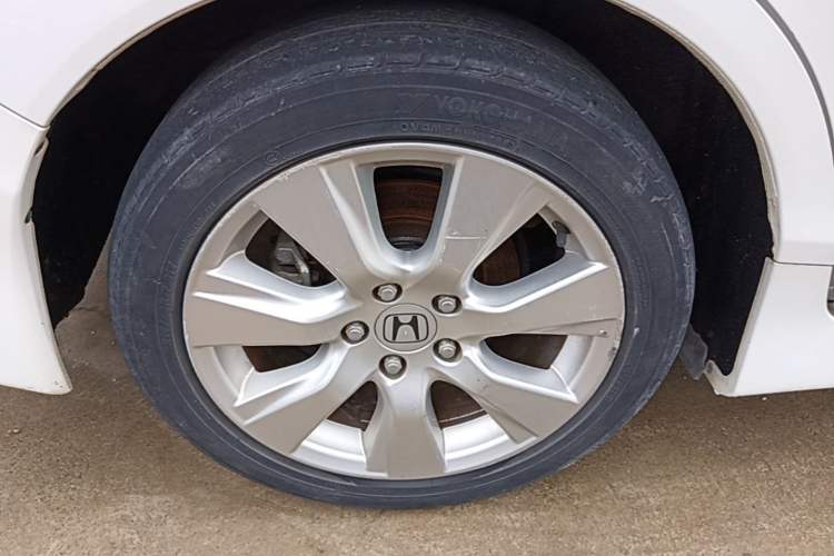 Used Honda Jade 2016 1.8L Automatic Comfort Elite Version 5 Seats Right Rear Wheel Hub