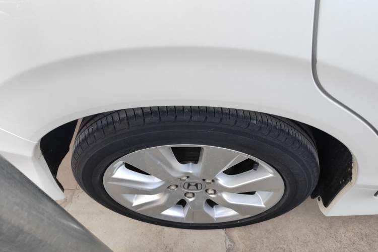 Used Honda Jade 2016 1.8L Automatic Comfort Elite Version 5 Seats Right Rear Wheel Hub