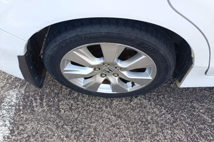 Used Honda Jade 2016 1.8L Automatic Comfort Elite Version 5 Seats Right Rear Wheel Hub