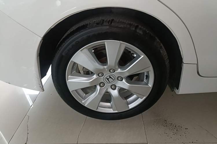 Used Honda Jade 2016 1.8L Automatic Comfort Elite Version 5 Seats Right Rear Wheel Hub