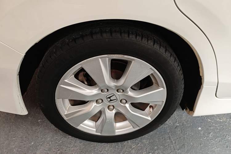 Used Honda Jade 2016 1.8L Automatic Comfort Elite Version 5 Seats Right Rear Wheel Hub