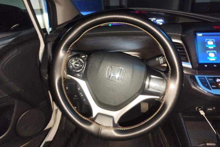Used Honda Jade 2016 1.8L Automatic Comfort Elite Version 5 Seats Steering Wheel