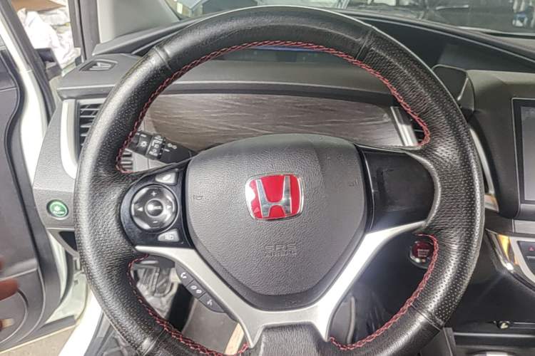 Used Honda Jade 2016 1.8L Automatic Comfort Elite Version 5 Seats Steering Wheel