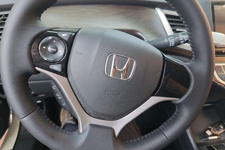 Used Honda Jade 2016 1.8L Automatic Comfort Elite Version 5 Seats Steering Wheel