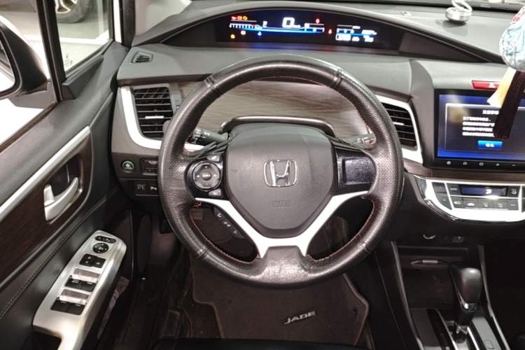 Used Honda Jade 2016 1.8L Automatic Comfort Elite Version 5 Seats Steering Wheel