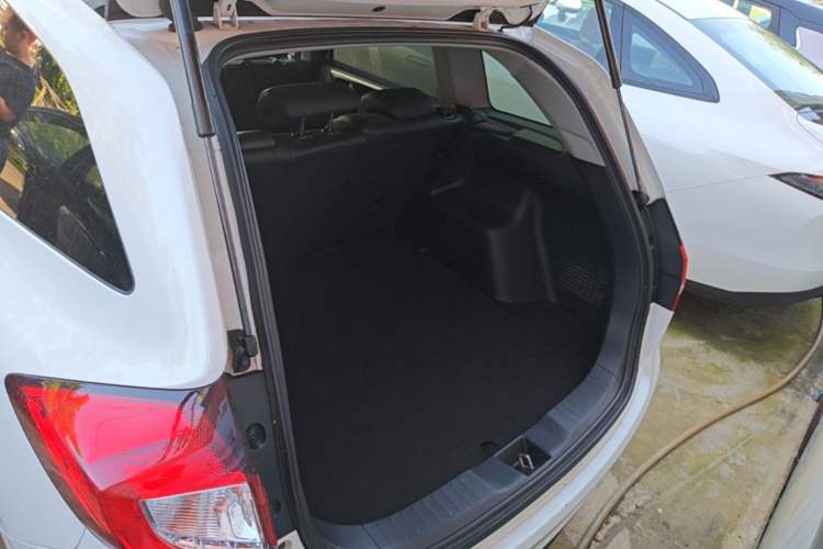Used Honda Jade 2016 1.8L Automatic Comfort Elite Version 5 Seats Trunk