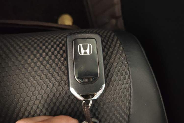 Used Honda Jade 2016 1.8L Automatic Comfort Elite Version 5 Seats Vehicle Key