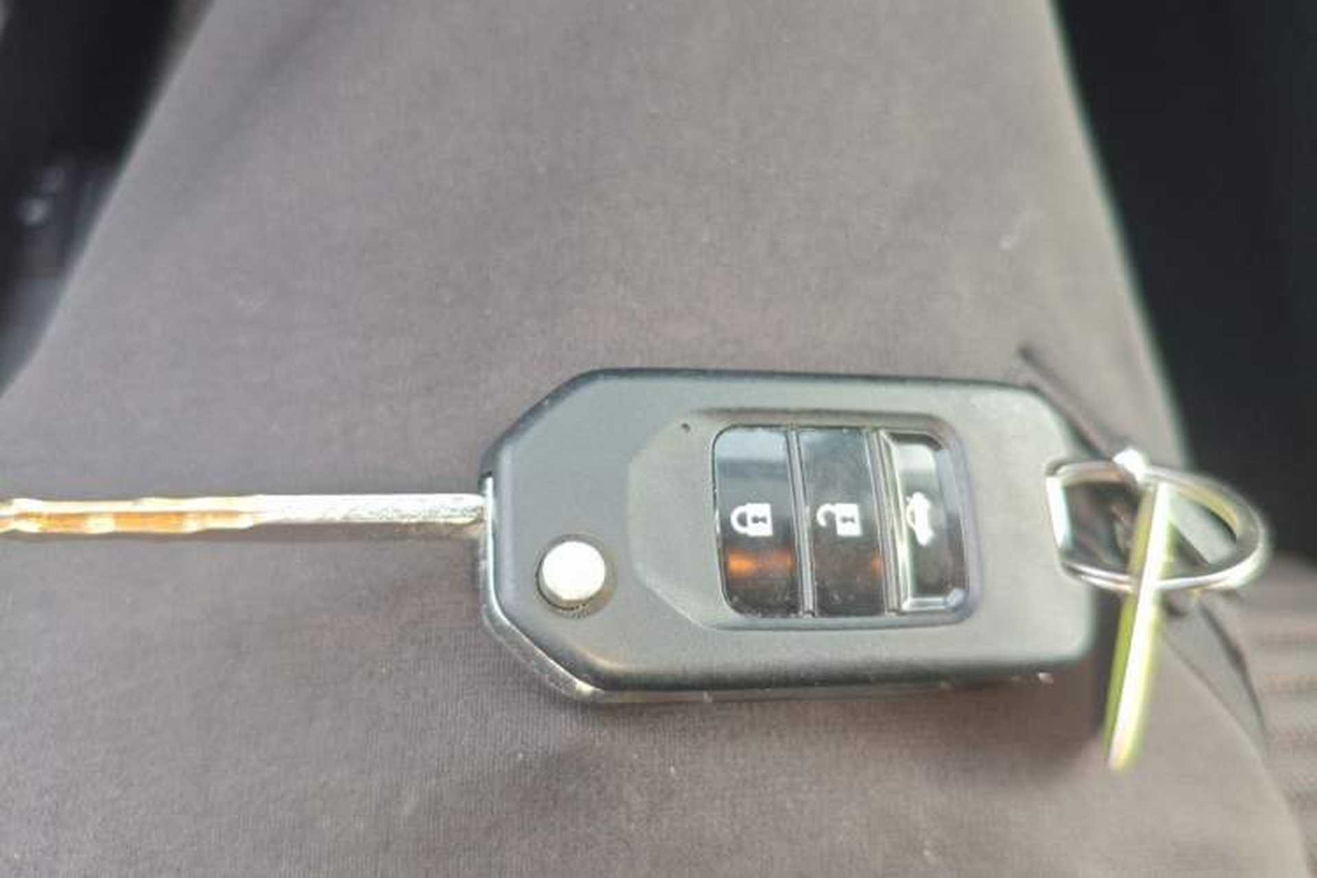 Used Honda Jade 2016 1.8L Automatic Comfort Version 5 Seats Vehicle Key