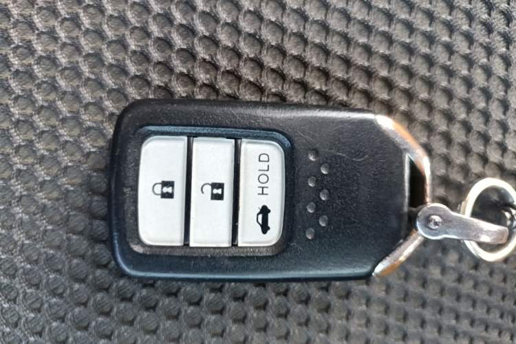 Used Honda Jade 2016 1.8L Automatic Comfort Elite Version 5 Seats Vehicle Key