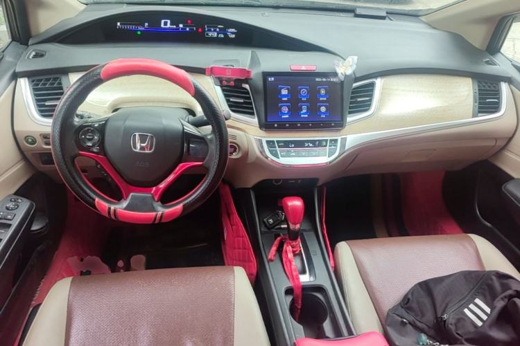 Used Honda Jade 2016 1.8L Automatic Comfort Elite Version 5 Seats Center Console