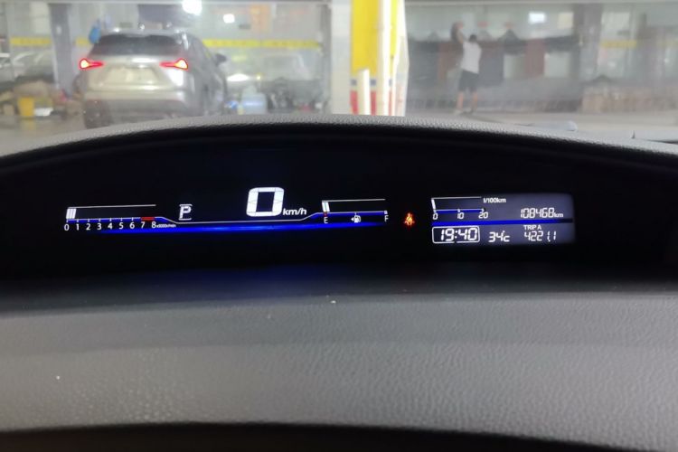 Used Honda Jade 2016 1.8L Automatic Comfort Version 5 Seats Odometer Close Up