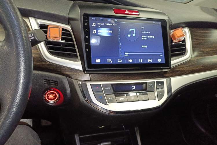 Used Honda Jade 2017 1.8L automatic Comfort version 5 seats Audio And AC Panel
