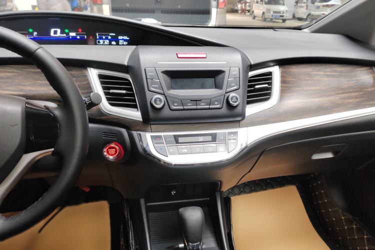 Used Honda Jade 2017 1.8L automatic Comfort version 5 seats Audio And AC Panel