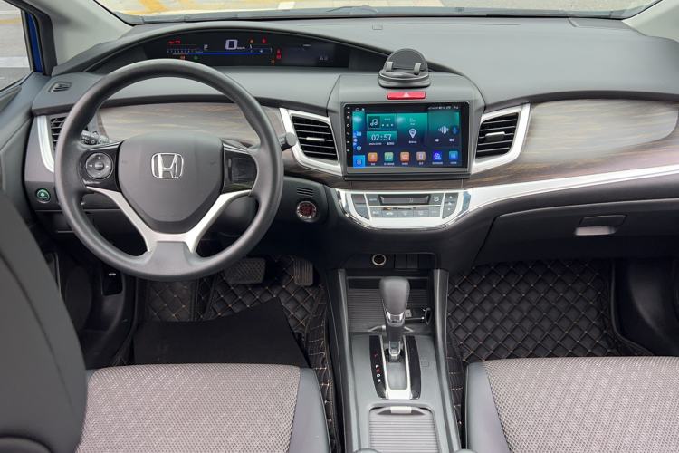 Used Honda Jade 2017 1.8L automatic Comfort version 5 seats Center Console