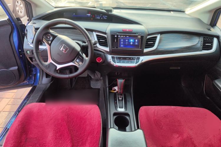 Used Honda Jade 2017 1.8L automatic Comfort version 5 seats Center Console