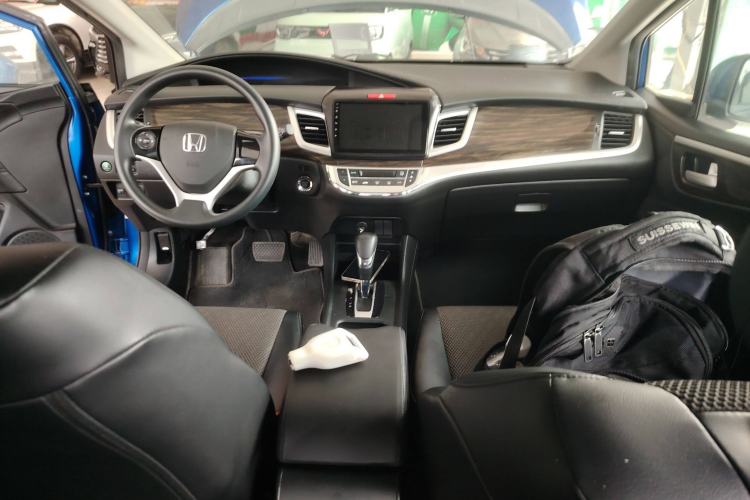 Used Honda Jade 2017 1.8L automatic Comfort version 5 seats Center Console