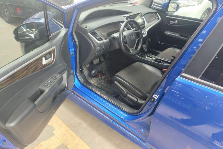 Used Honda Jade 2017 1.8L automatic Comfort version 5 seats Driver Seat