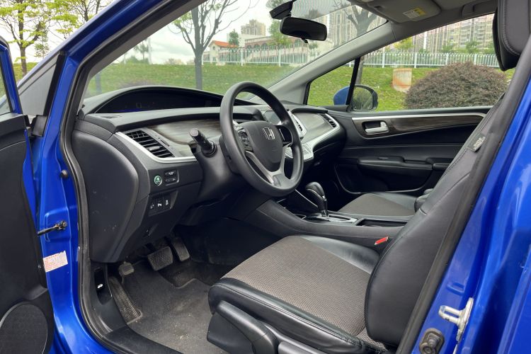 Used Honda Jade 2017 1.8L automatic Comfort version 5 seats Driver Seat