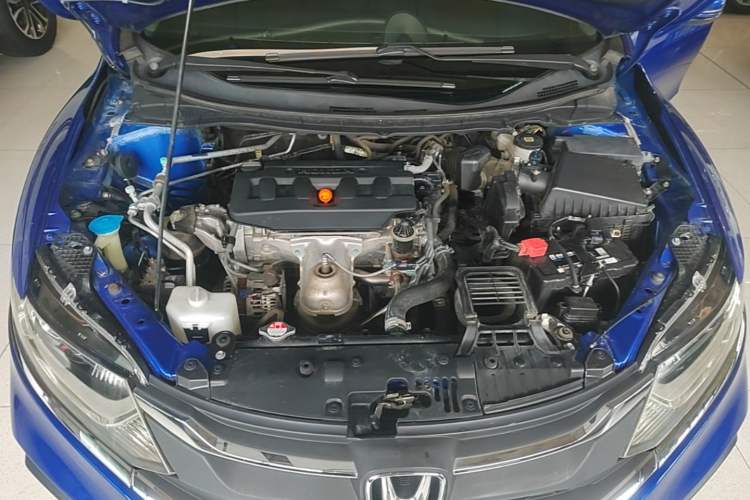 Used Honda Jade 2017 1.8L automatic Comfort version 5 seats Engine Bay
