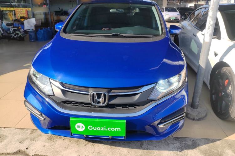 Used Honda Jade 2017 1.8L automatic Comfort version 5 seats Exterior 1
