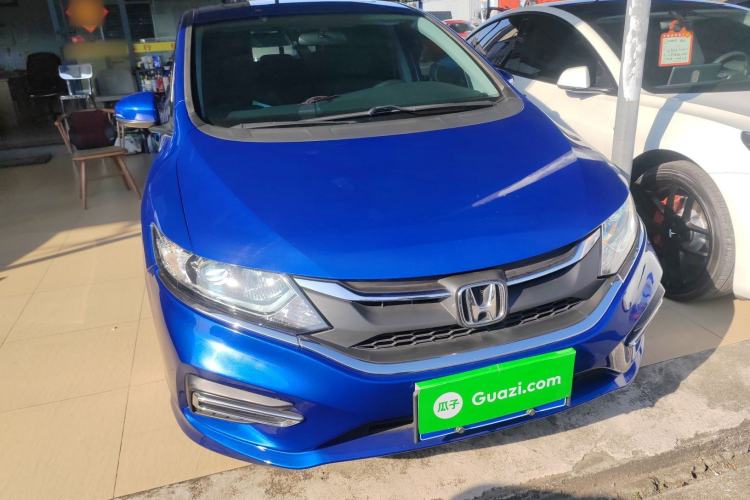 Used Honda Jade 2017 1.8L automatic Comfort version 5 seats Exterior 2