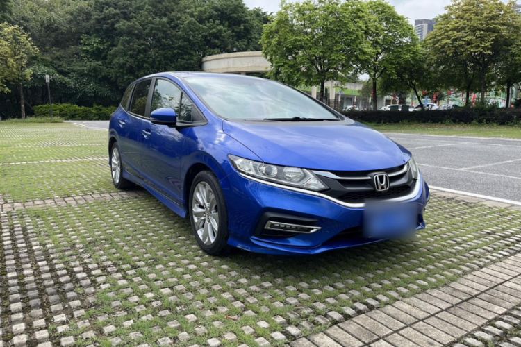 Used Honda Jade 2017 1.8L automatic Comfort version 5 seats Exterior 2