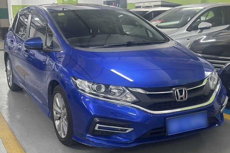 Used Honda Jade 2017 1.8L automatic Comfort version 5 seats Exterior 2