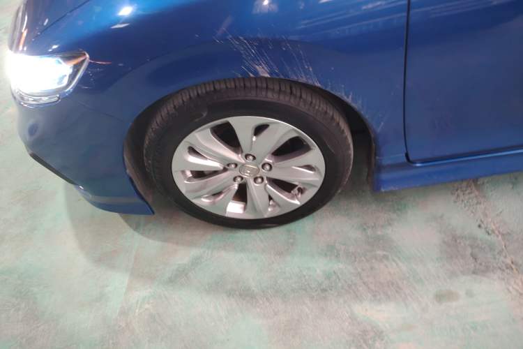 Used Honda Jade 2017 1.8L automatic Comfort version 5 seats Exterior 4