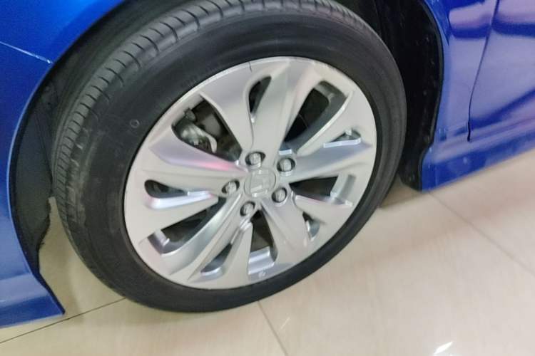 Used Honda Jade 2017 1.8L automatic Comfort version 5 seats Exterior 4
