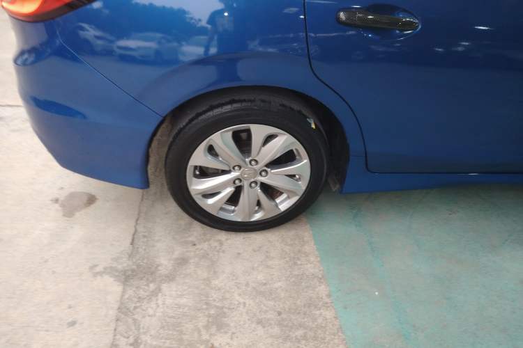 Used Honda Jade 2017 1.8L automatic Comfort version 5 seats Exterior 5