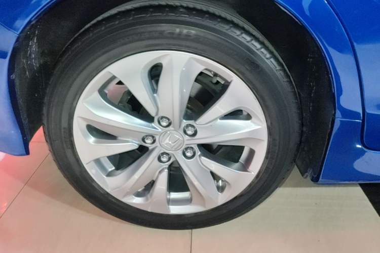 Used Honda Jade 2017 1.8L automatic Comfort version 5 seats Exterior 5
