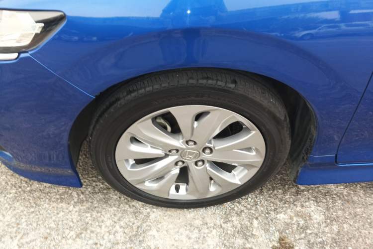 Used Honda Jade 2017 1.8L automatic Comfort version 5 seats Exterior 7