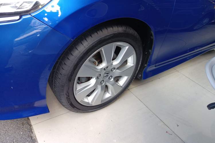 Used Honda Jade 2017 1.8L automatic Comfort version 5 seats Exterior 7