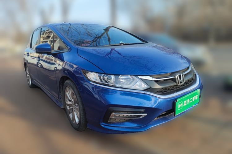 Used Honda Jade 2017 1.8L automatic Comfort version 5 seats Front Right 45 Deg