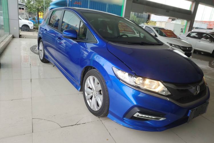 Used Honda Jade 2017 1.8L automatic Comfort version 5 seats Front Right 45 Deg