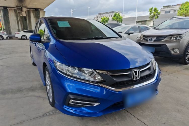 Used Honda Jade 2017 1.8L automatic Comfort version 5 seats Front Right 45 Deg
