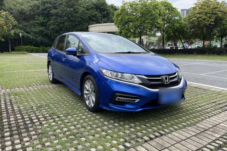 Used Honda Jade 2017 1.8L automatic Comfort version 5 seats Front Right 45 Deg