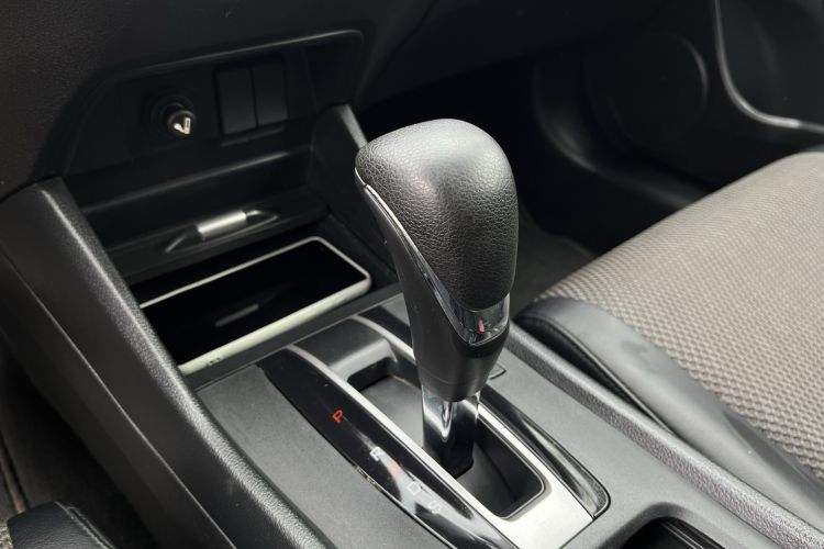 Used Honda Jade 2017 1.8L automatic Comfort version 5 seats Gear Lever