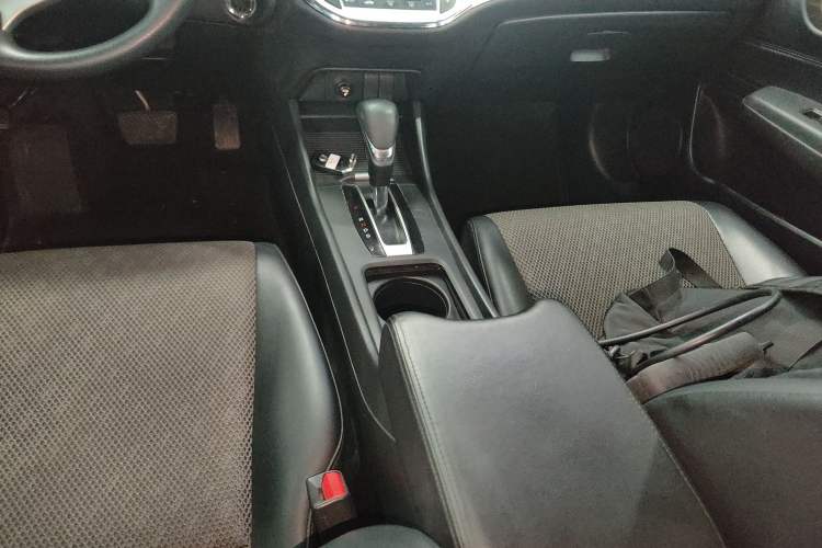 Used Honda Jade 2017 1.8L automatic Comfort version 5 seats Gear Lever