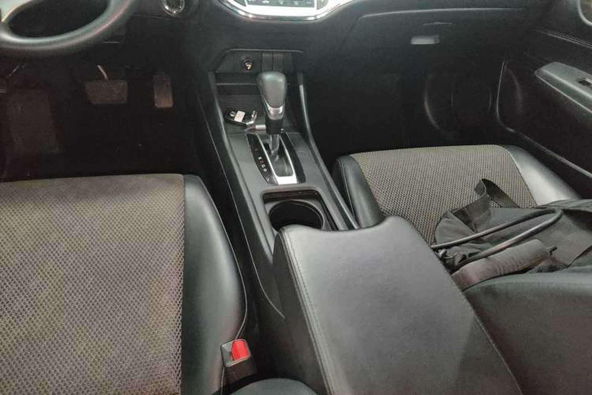 Used Honda Jade 2017 1.8L automatic Comfort version 5 seats Gear Lever