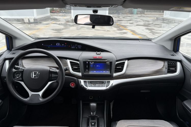 Used Honda Jade 2017 1.8L automatic Comfort version 5 seats Interior 1
