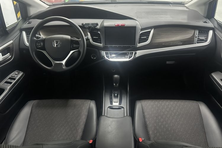 Used Honda Jade 2017 1.8L automatic Comfort version 5 seats Interior 1