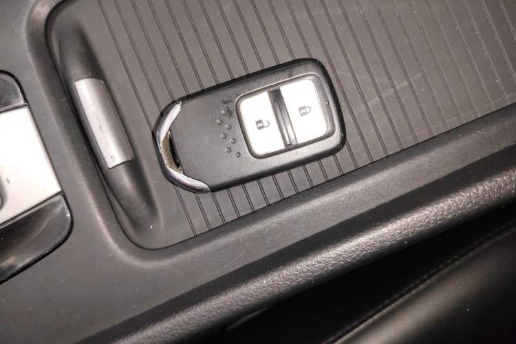 Used Honda Jade 2017 1.8L automatic Comfort version 5 seats Interior 1