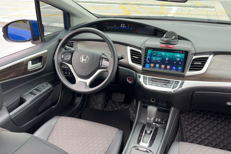 Used Honda Jade 2017 1.8L automatic Comfort version 5 seats Interior 2
