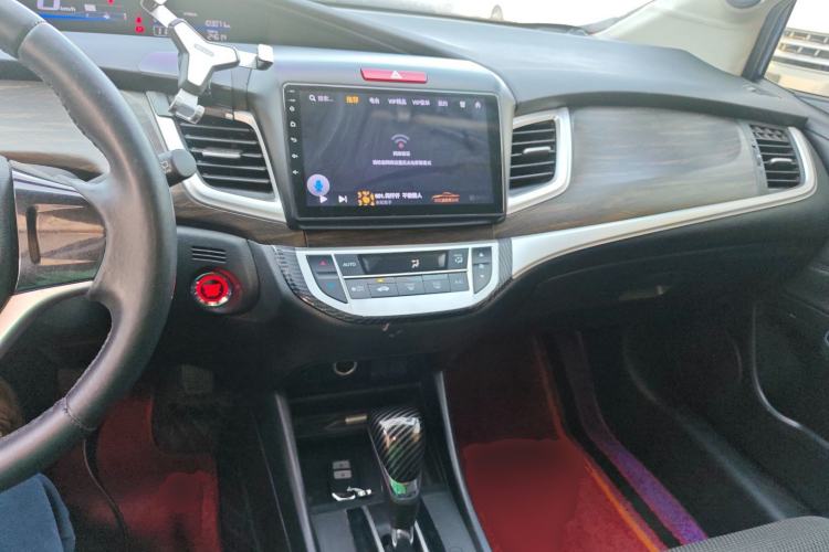 Used Honda Jade 2017 1.8L automatic Comfort version 5 seats Interior 2