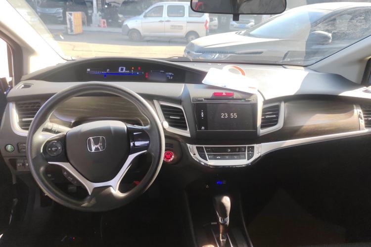 Used Honda Jade 2017 1.8L automatic Comfort version 5 seats Interior 2